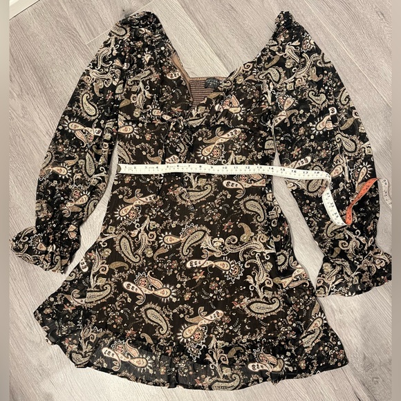 Dress Forum Paisley Long Sleeve Dress with Ruffled Hem NWT - Picture 4 of 6